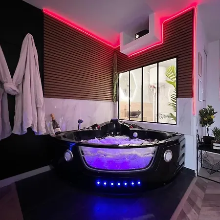 Black Love-Room - Balneo - Cinema Souppes-sur-Loing Extérieur photo
