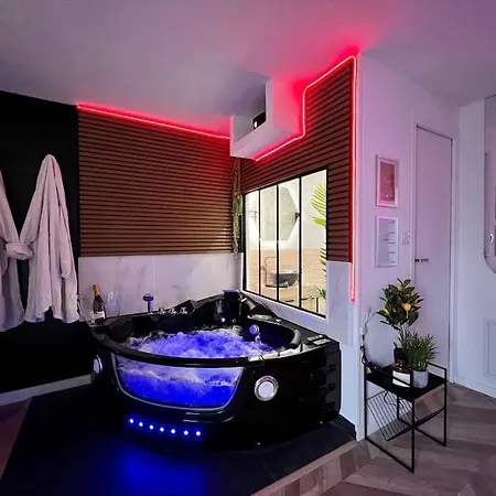 Black Love-Room - Balneo - Cinema Souppes-sur-Loing Extérieur photo